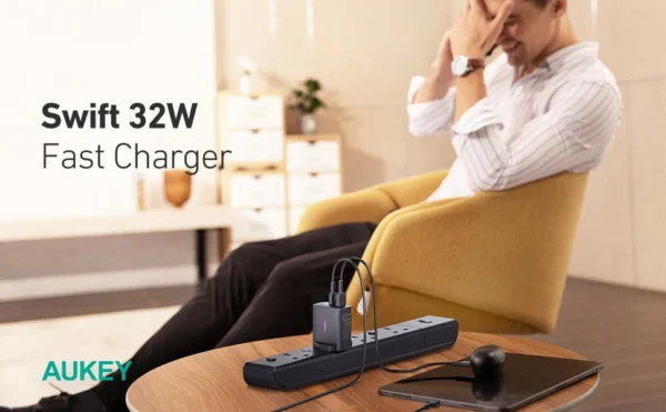 AUKEY Charger Dual Port Type C USB A 32W PD 3.0 Fast Charging PA-F3S - Gambar 3